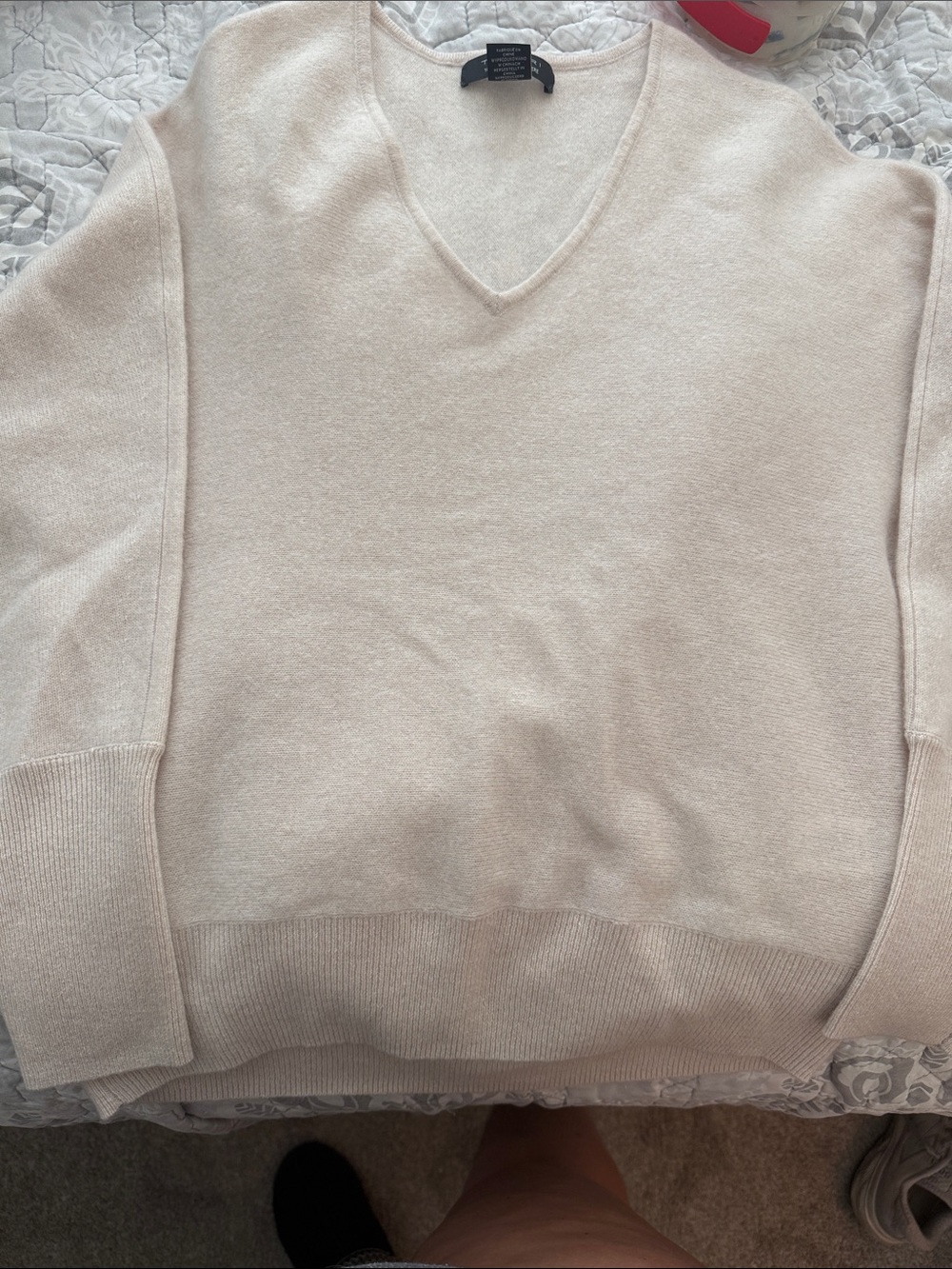 Tahari Women's V-Neck Sweater in Light Cream